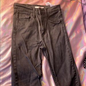 Levi’s black jeans